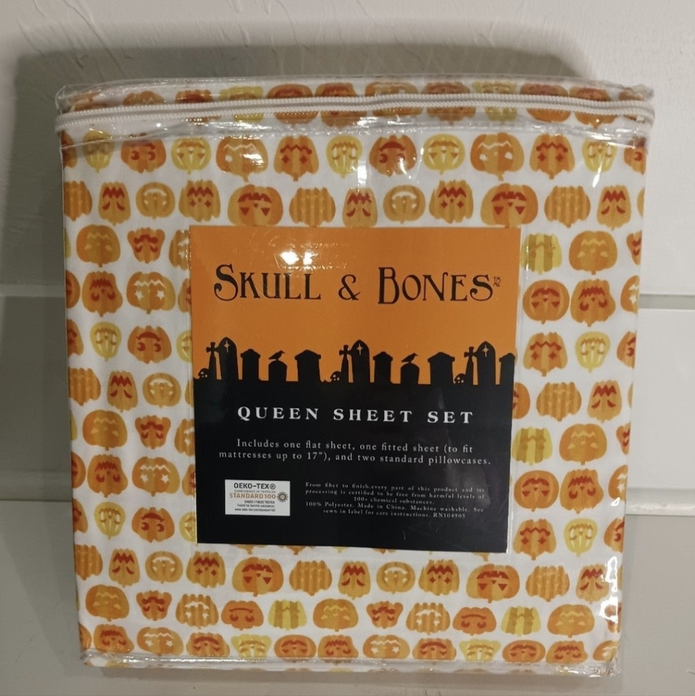 Queen size pumpkin Jack O Lantern sheet set